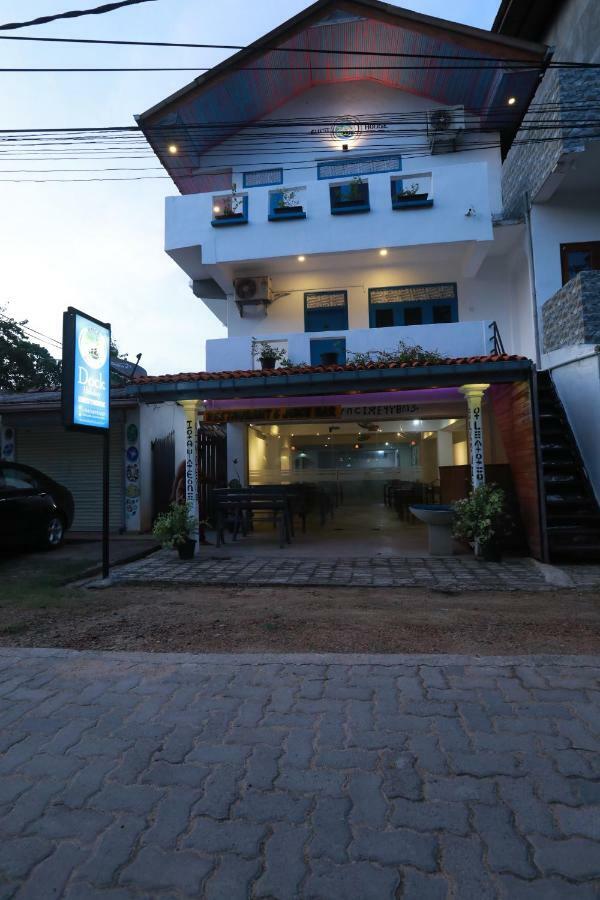 Dock Holiday Guest House Unawatuna Exterior photo